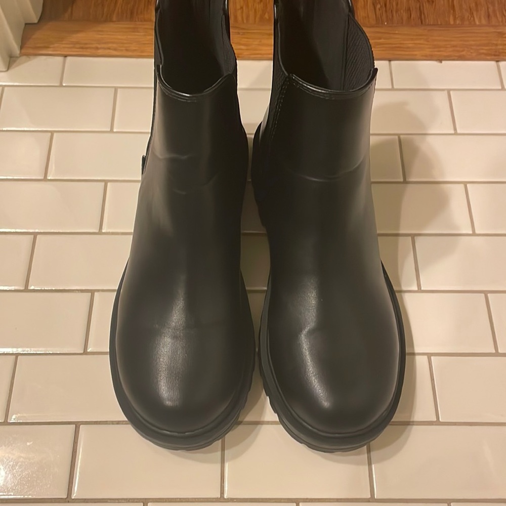 Black boots